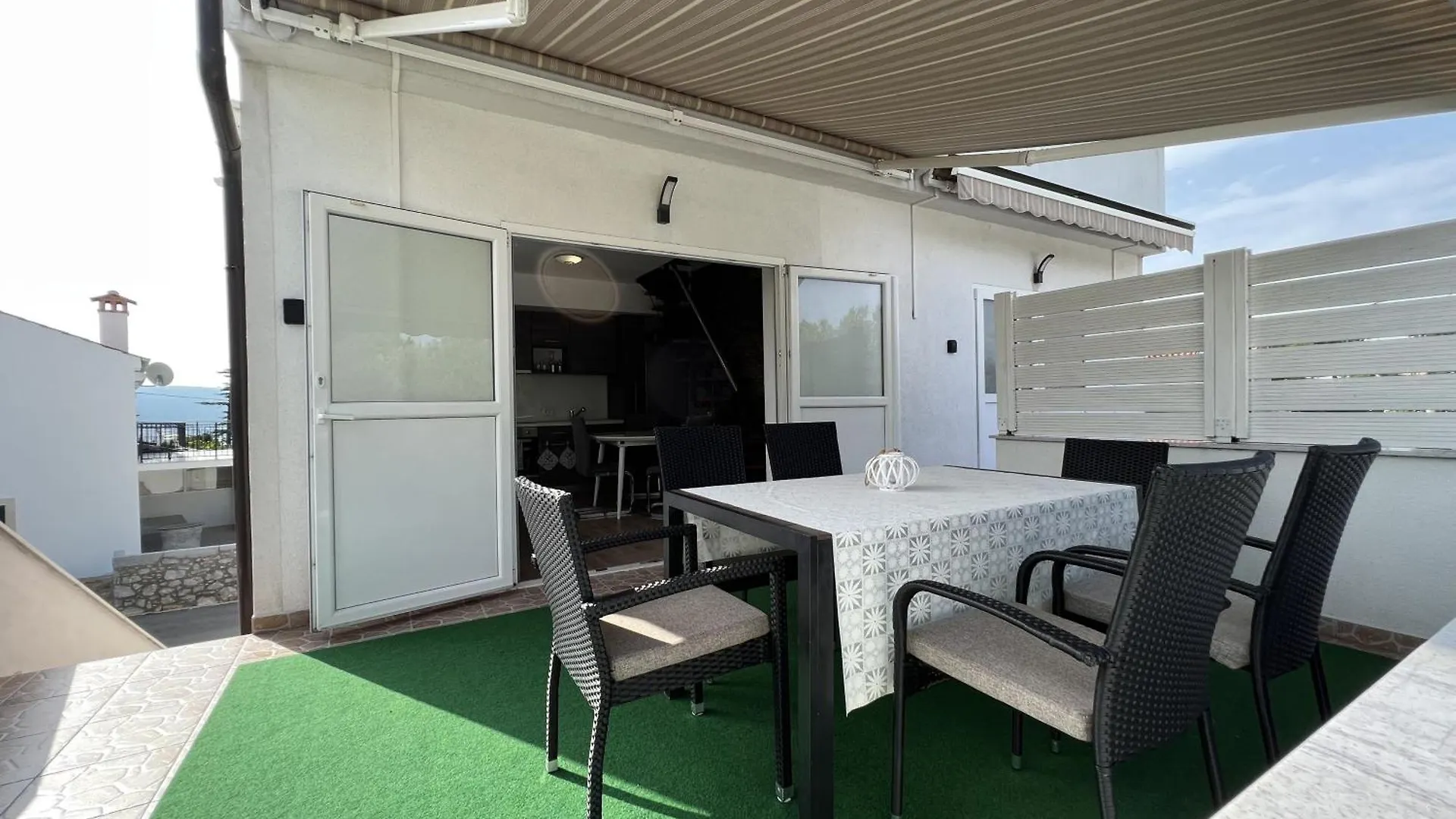 Apartment With Pool In Kornić